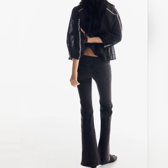 Divided H&M Low Waist Flare Jeans in Black. NWT. Women’s 10 (actual 32x32) - Picture 2 of 13